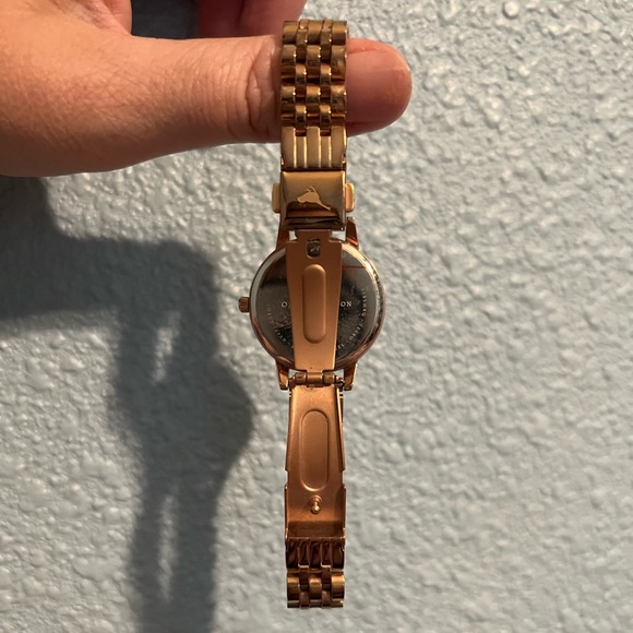 BEAUTIFUL gently used floral gold Olivia Burton watch! Retailed approx $230.00. - Picture 3 of 7